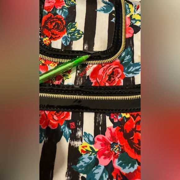 Betsey Johnson Floral Crossbody Bag Purse Striped Black White NWT - Picture 4 of 10